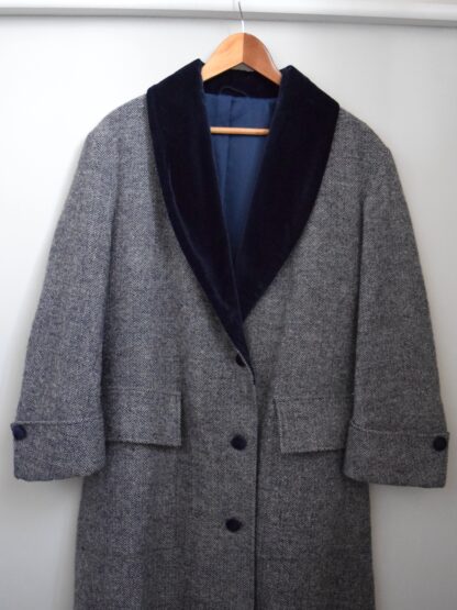 Laura Ashley Welsh Tweed and Velvet Coat. Medium - Image 3